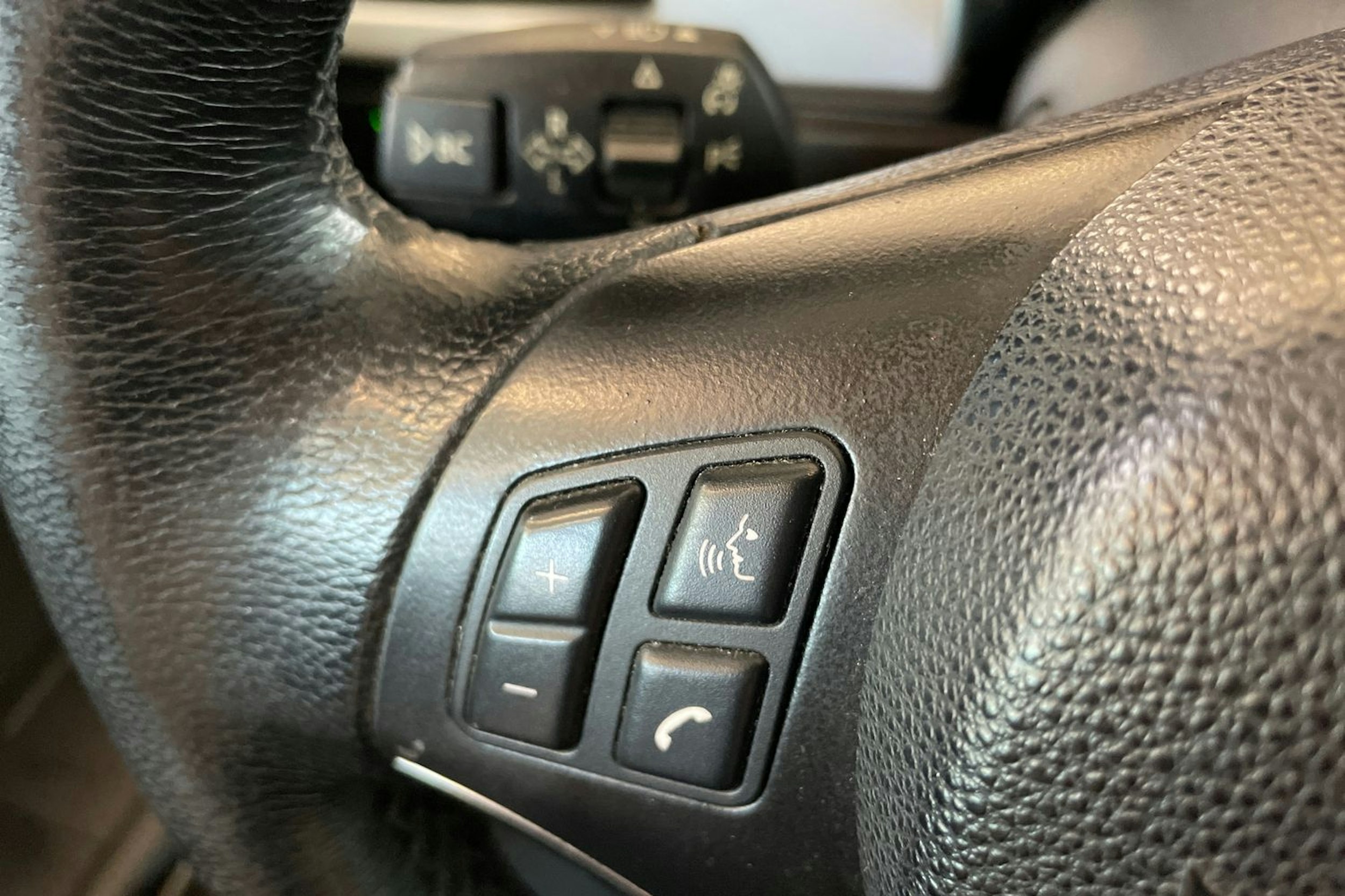 harmaa BMW 325 2006 kuva 17.