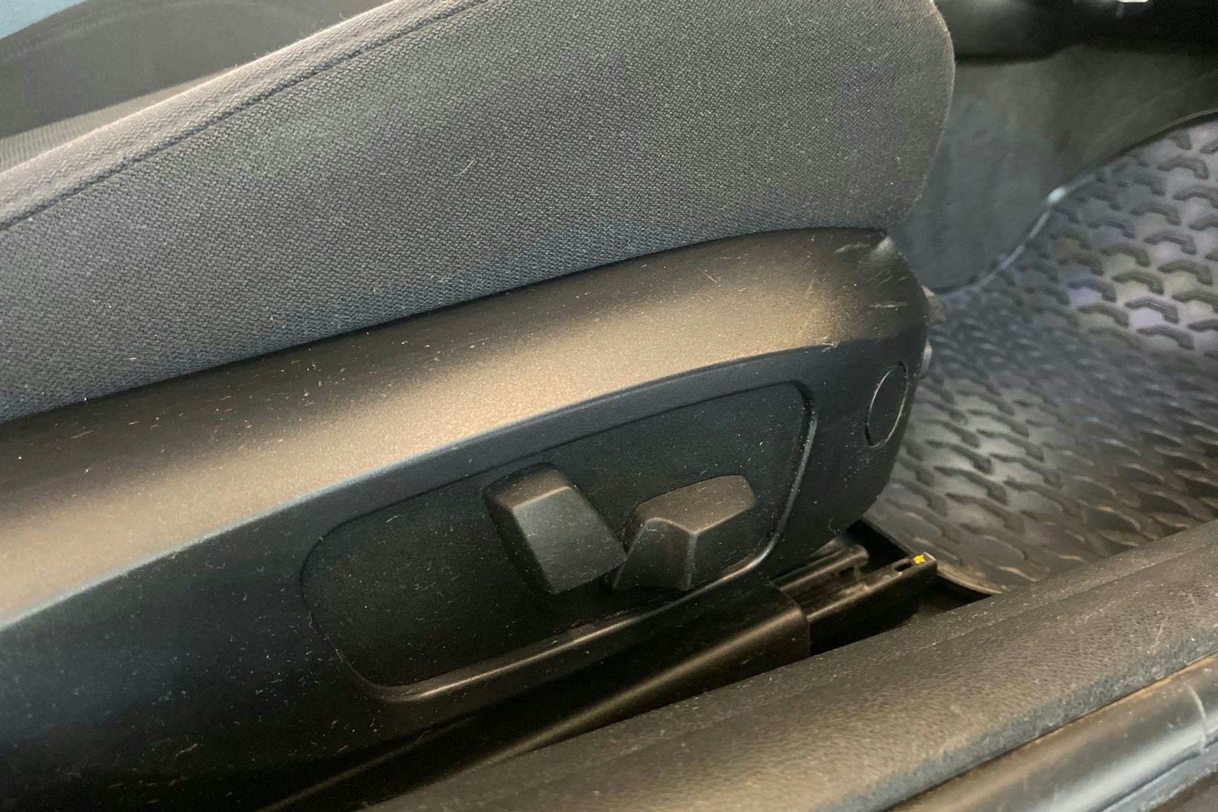 harmaa BMW 325 2006 kuva 23.