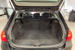 Musta BMW 325 2007 kuva 15.
