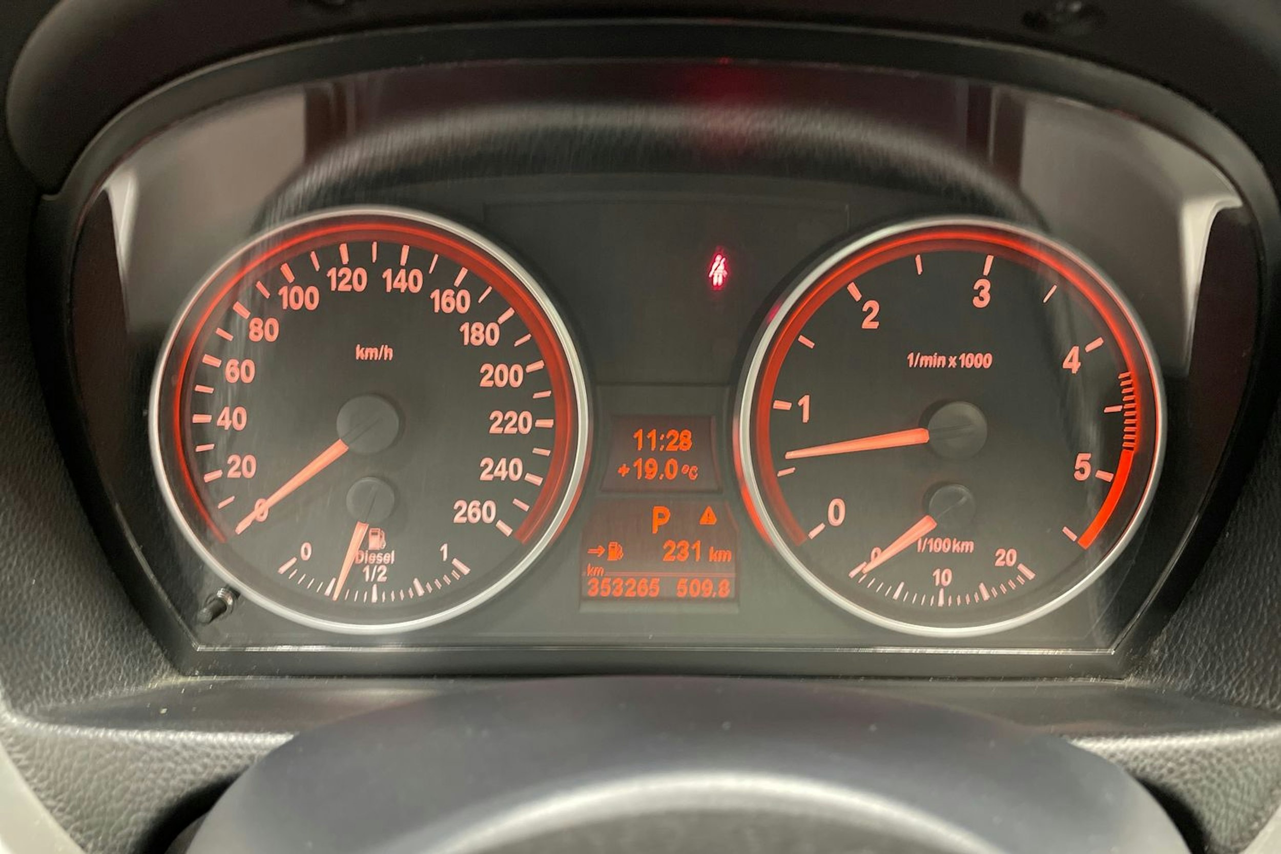 Musta BMW 325 2007 kuva 16.