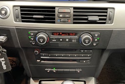 Musta BMW 325 2007 kuva 18.