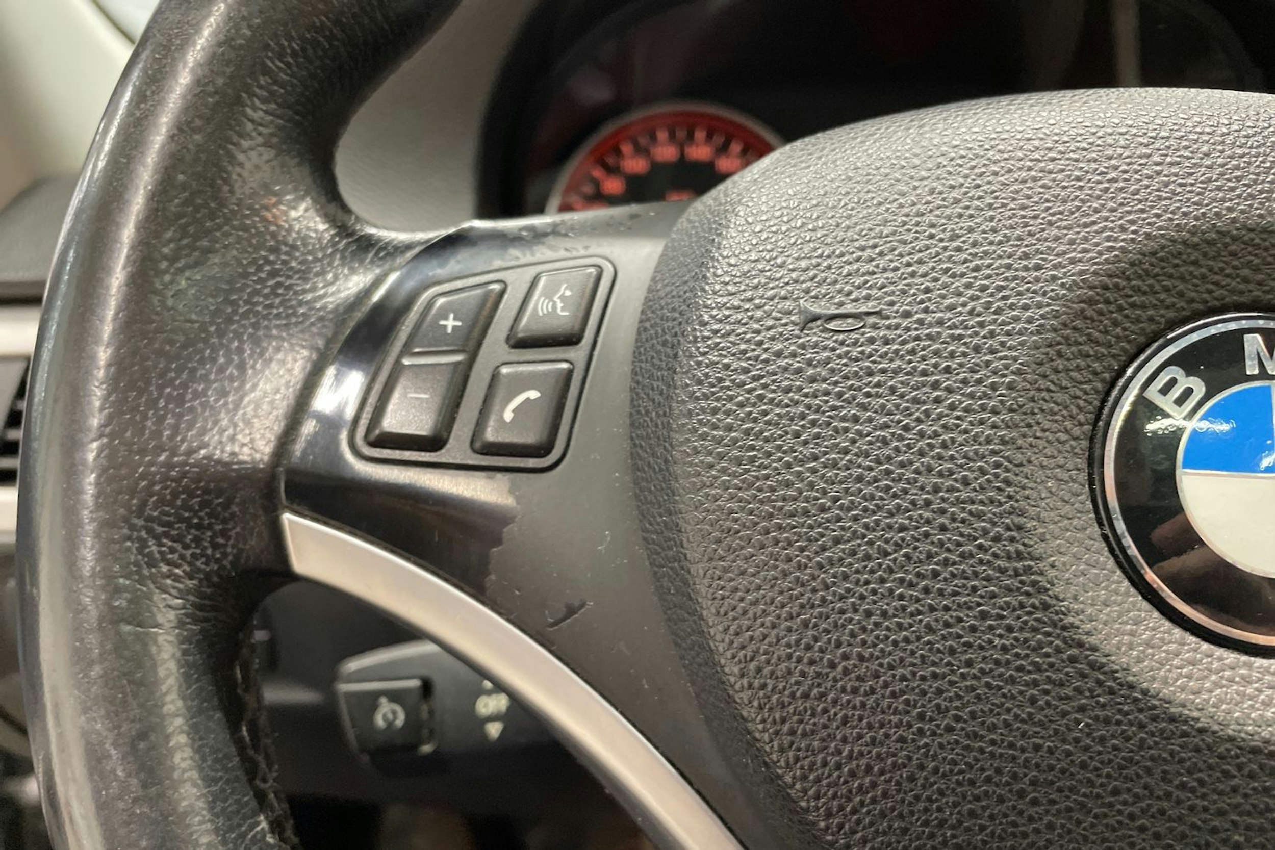 Musta BMW 325 2007 kuva 21.