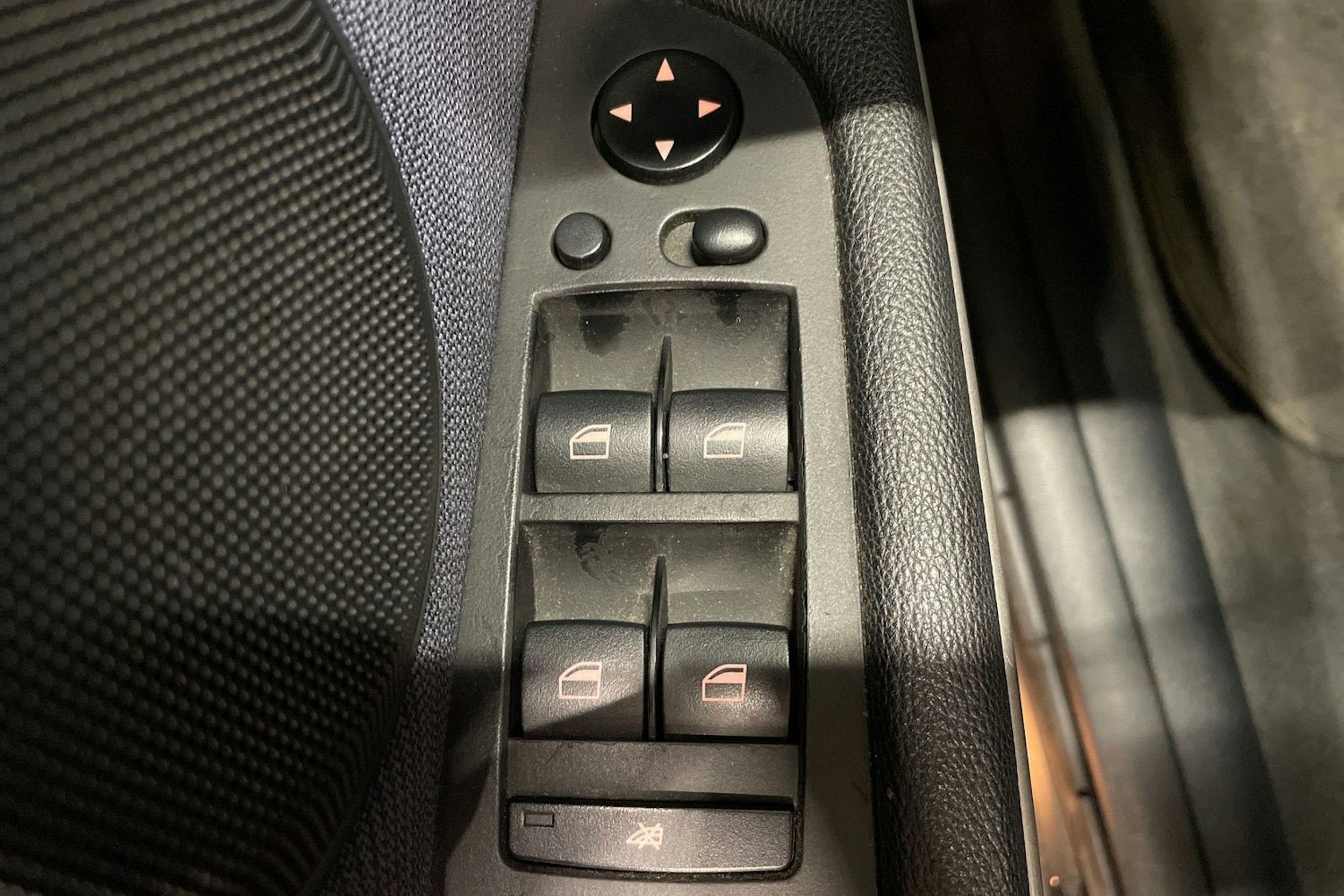 Musta BMW 325 2007 kuva 23.