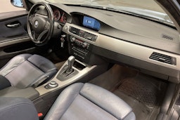 Musta BMW 325 2007 kuva 25.