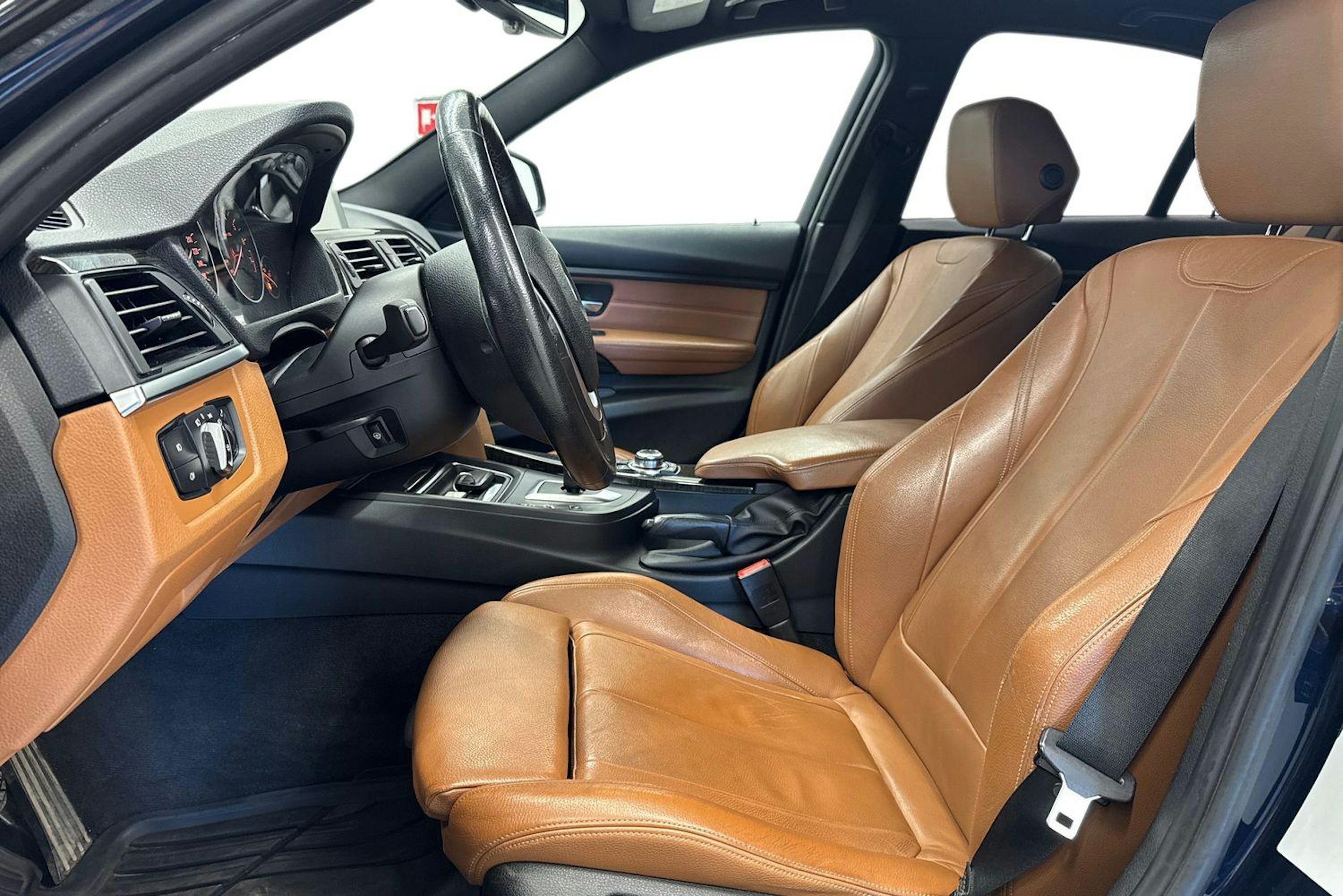 Sininen BMW 328 2012 kuva 11.