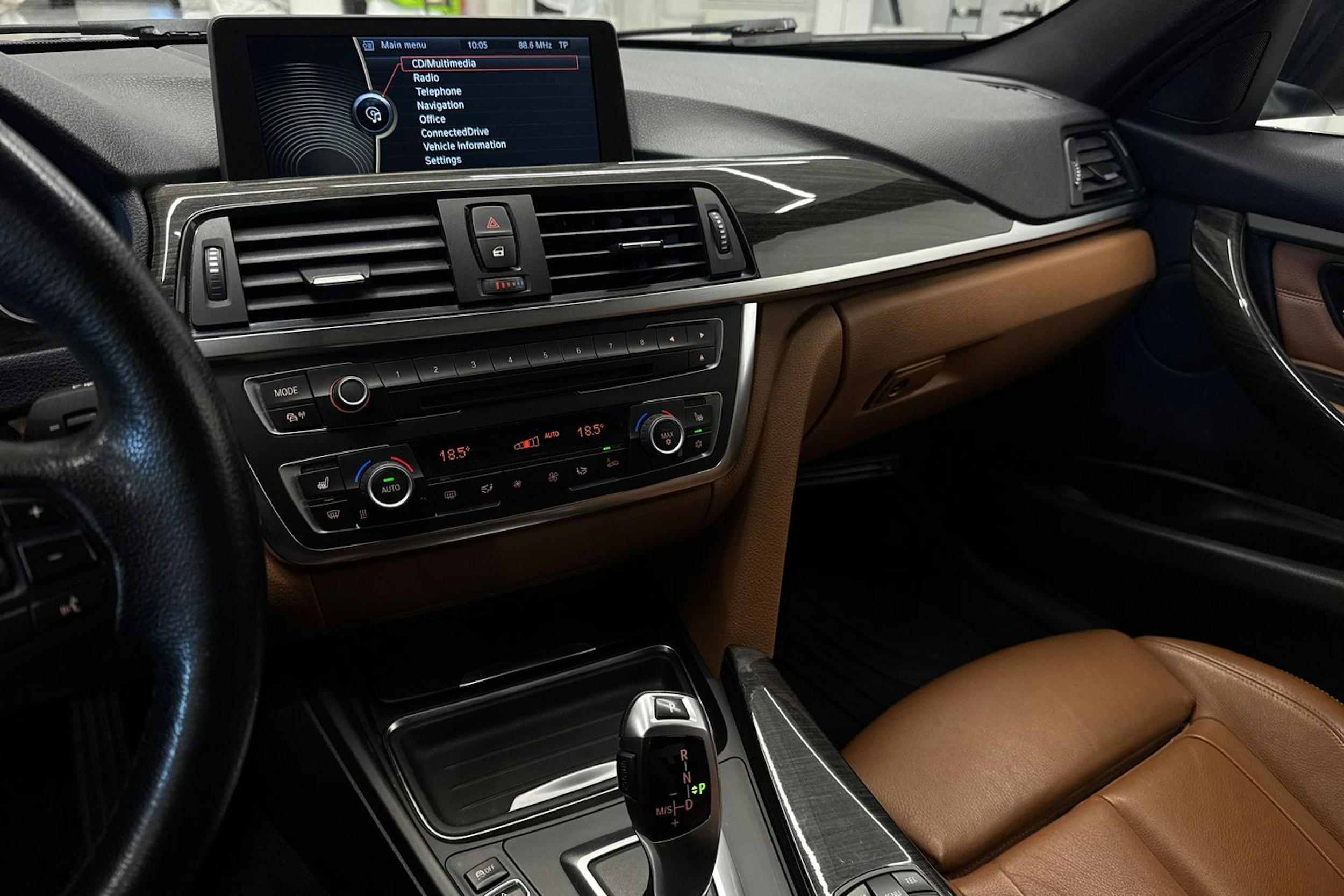 Sininen BMW 328 2012 kuva 19.