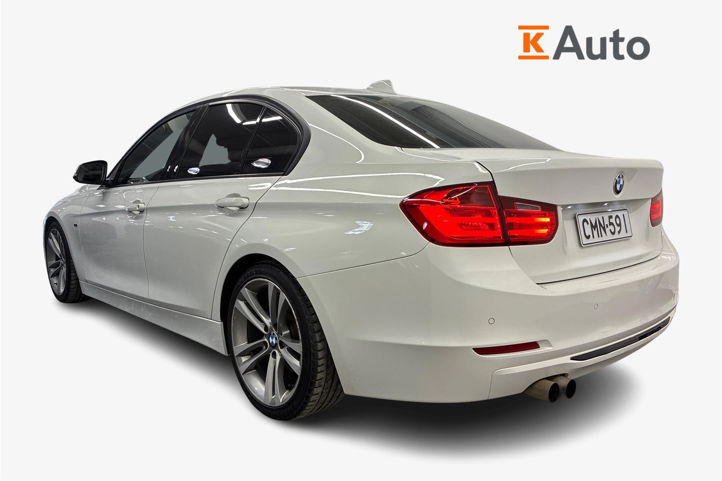 Valkoinen BMW 328 2013 kuva 2.