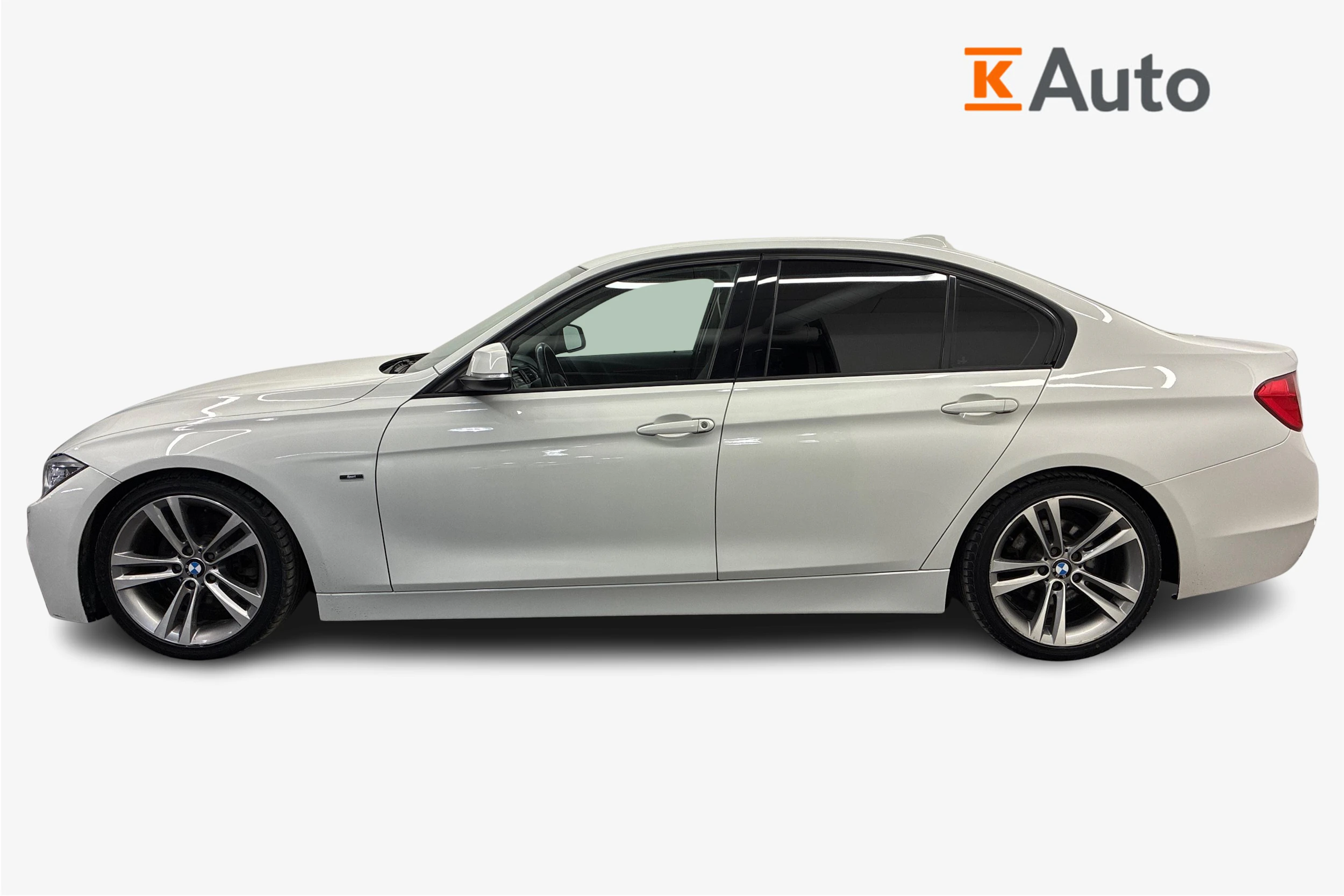 Valkoinen BMW 328 2013 kuva 5.