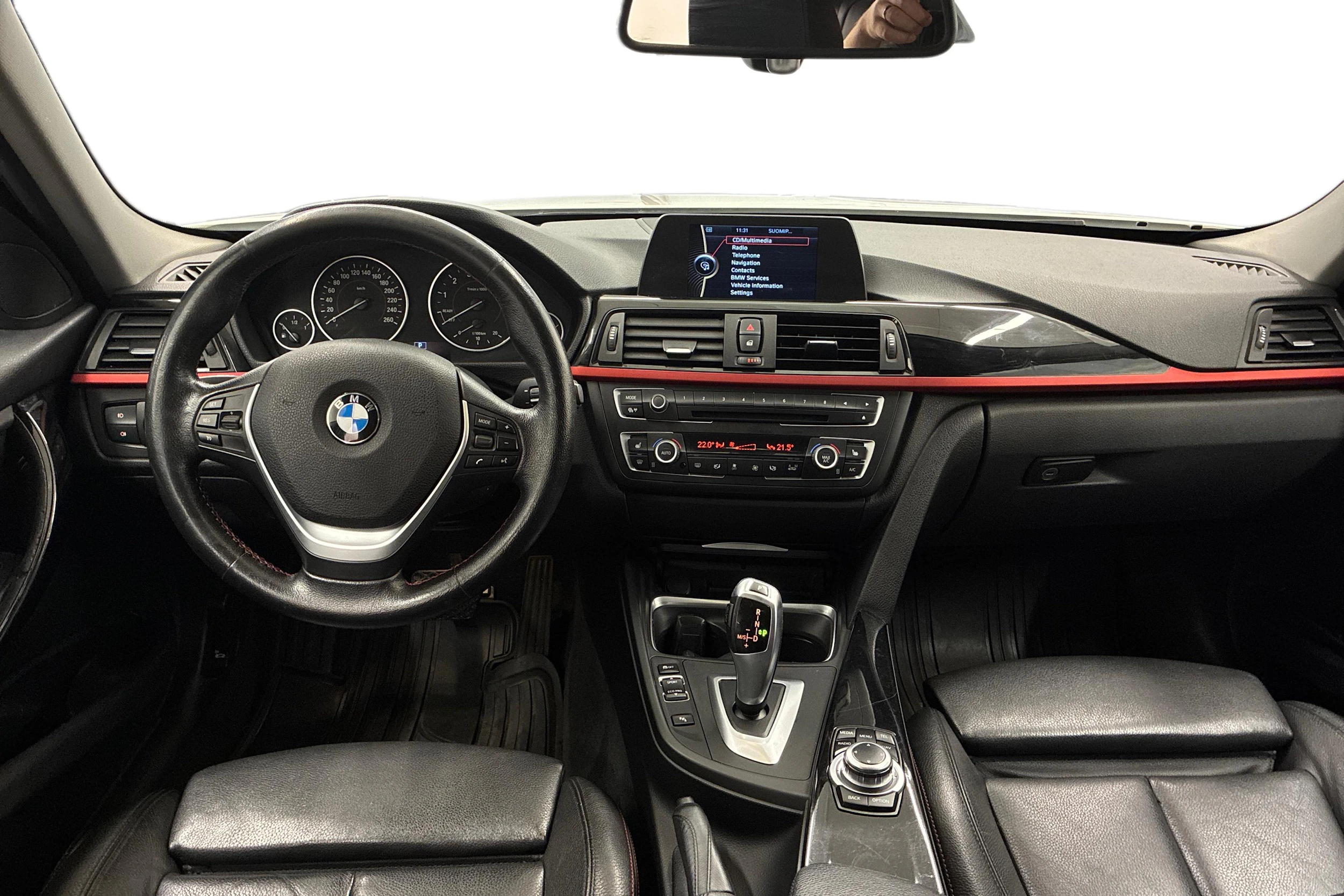 Valkoinen BMW 328 2013 kuva 7.