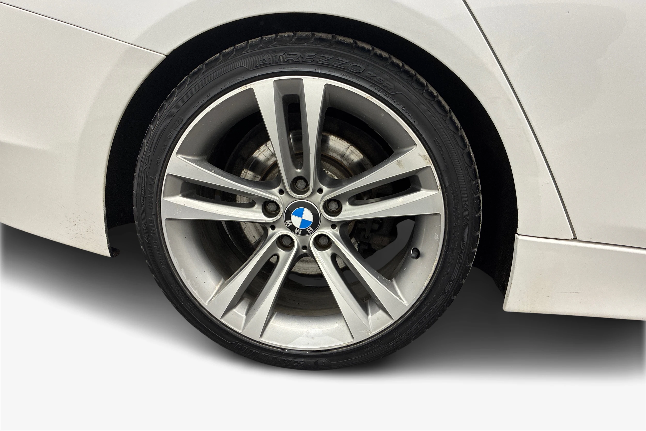 Valkoinen BMW 328 2013 kuva 9.