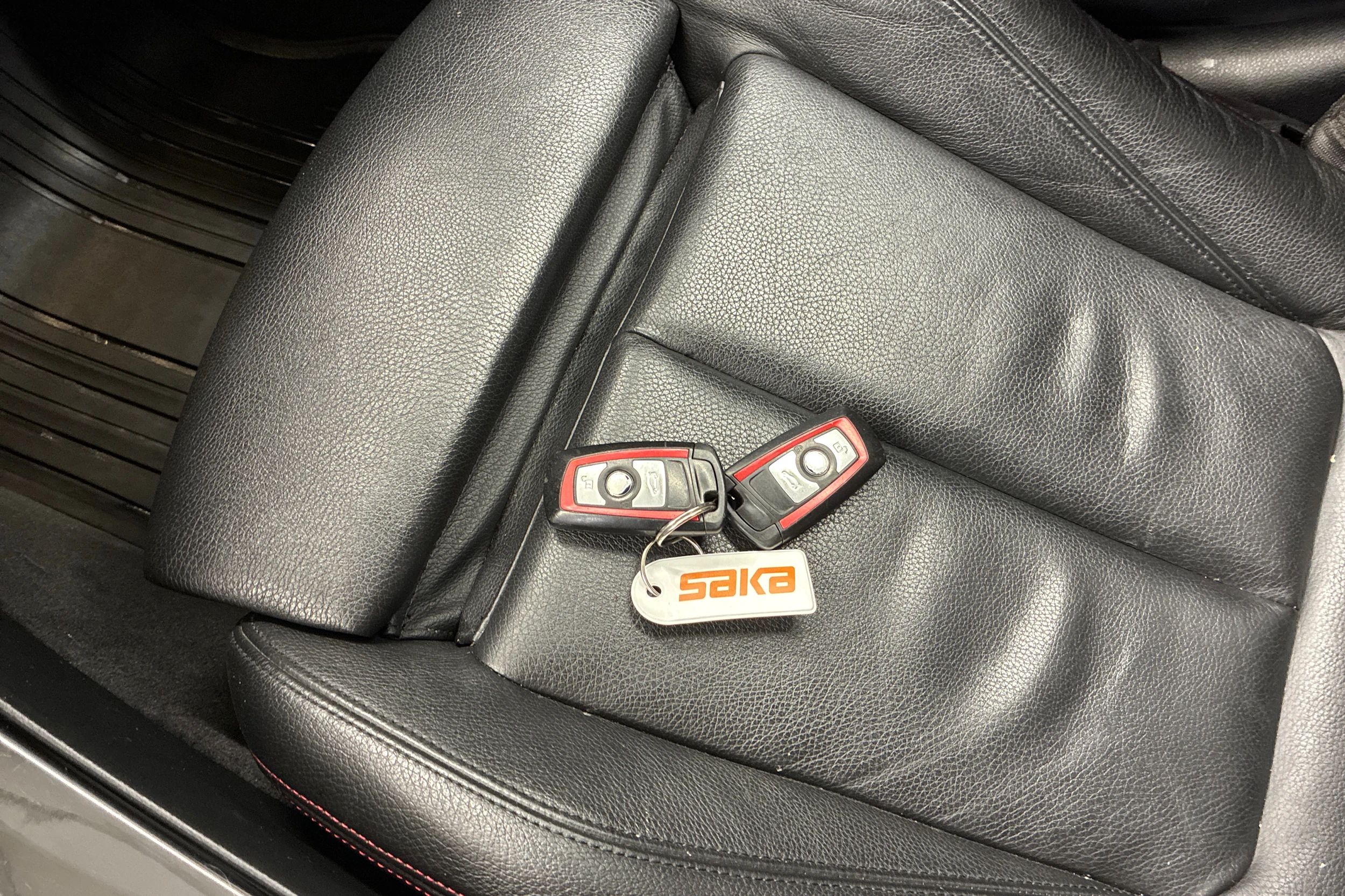 Valkoinen BMW 328 2013 kuva 13.