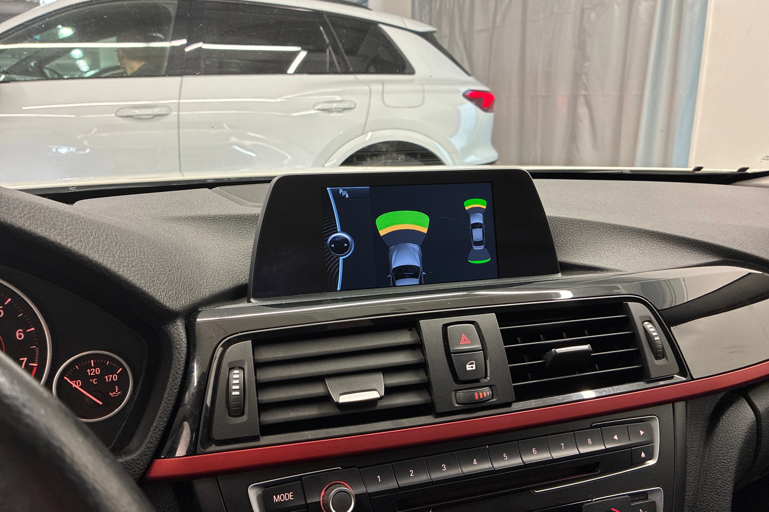 Valkoinen BMW 328 2013 kuva 14.