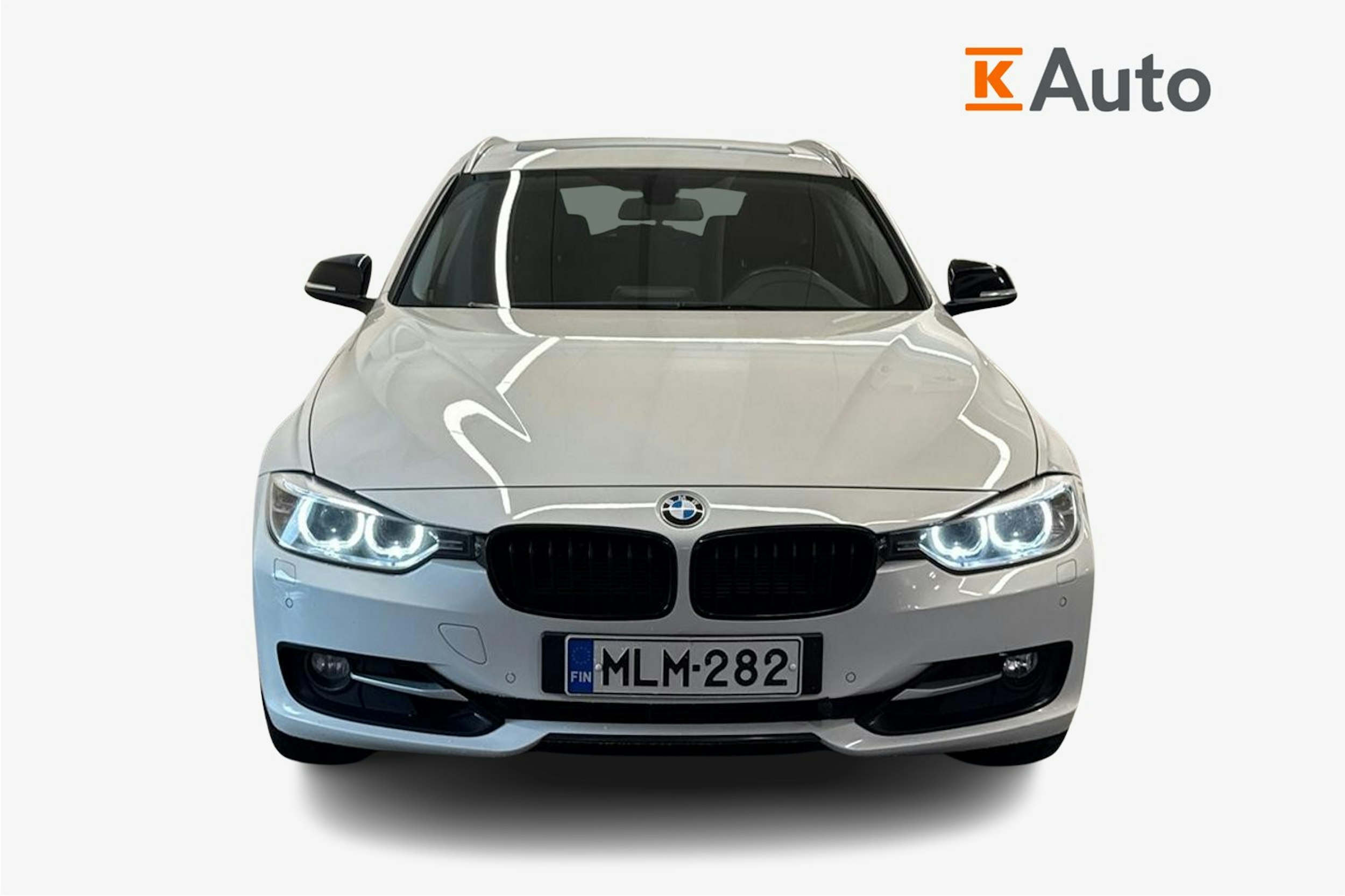 valkoinen BMW 328 2013 kuva 5.