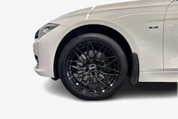 valkoinen BMW 328 2013 kuva 11.