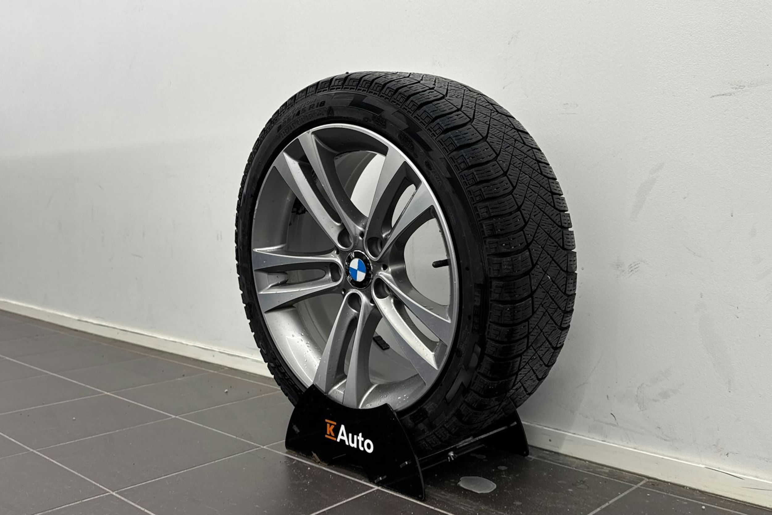 valkoinen BMW 328 2013 kuva 13.