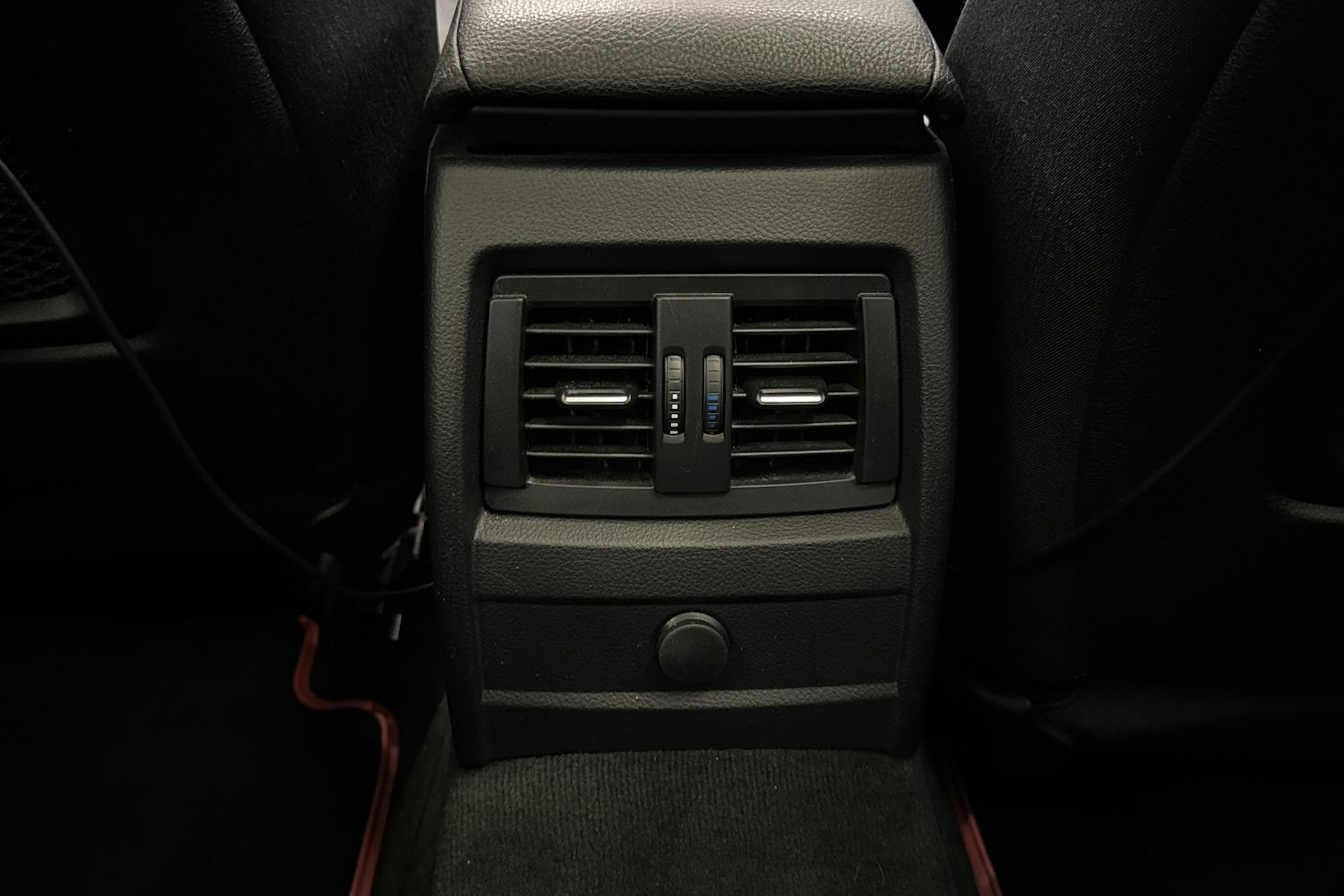 valkoinen BMW 328 2013 kuva 15.