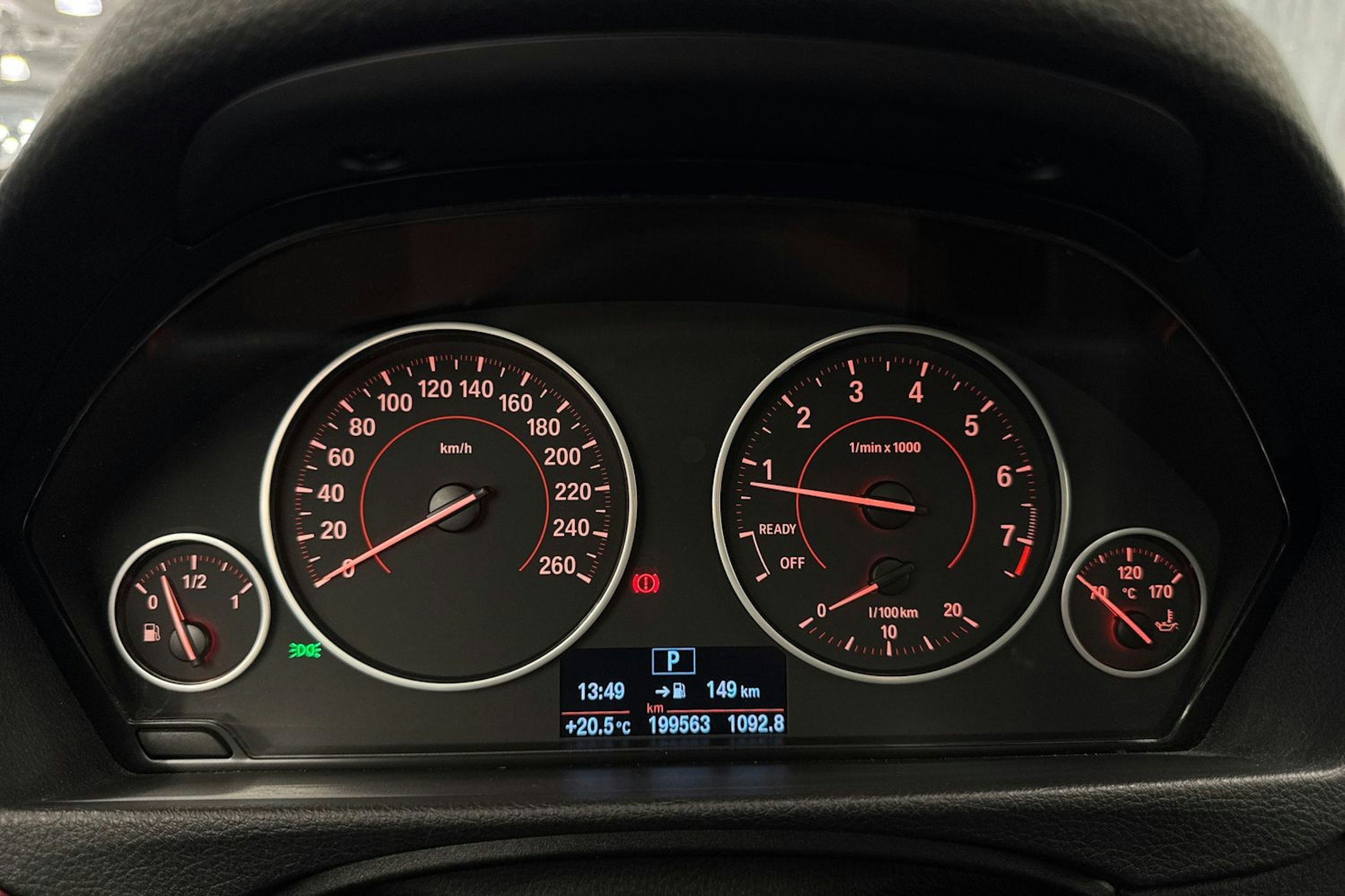 valkoinen BMW 328 2013 kuva 17.