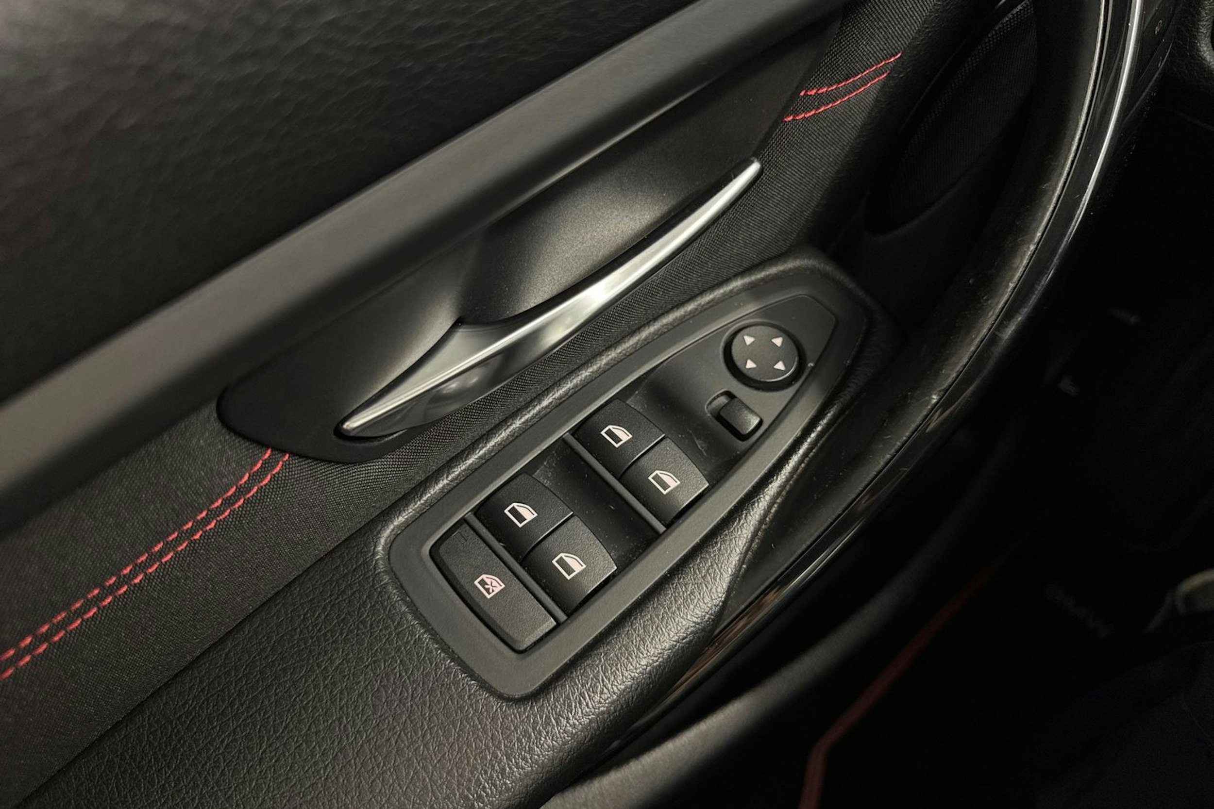 valkoinen BMW 328 2013 kuva 21.