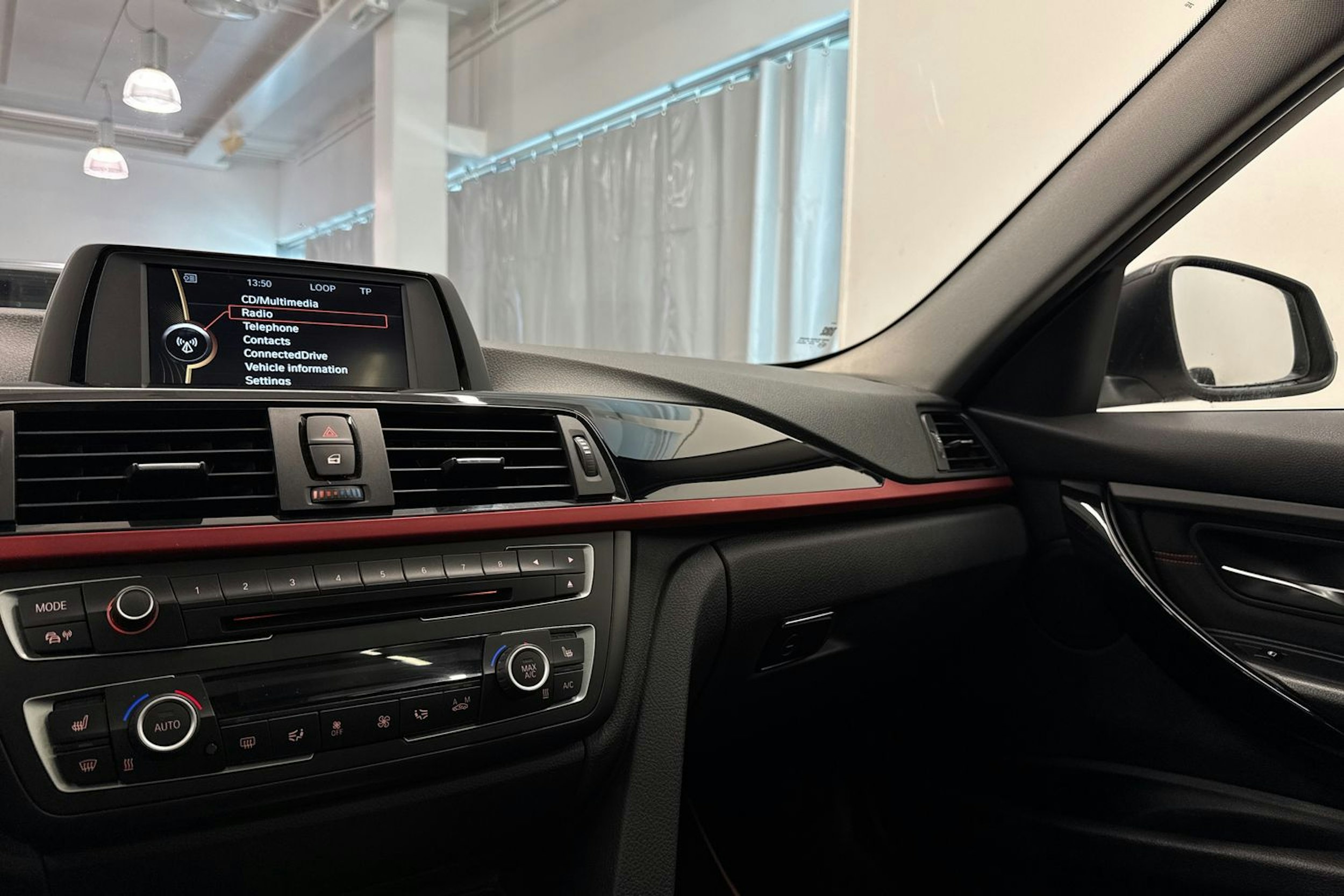 valkoinen BMW 328 2013 kuva 26.