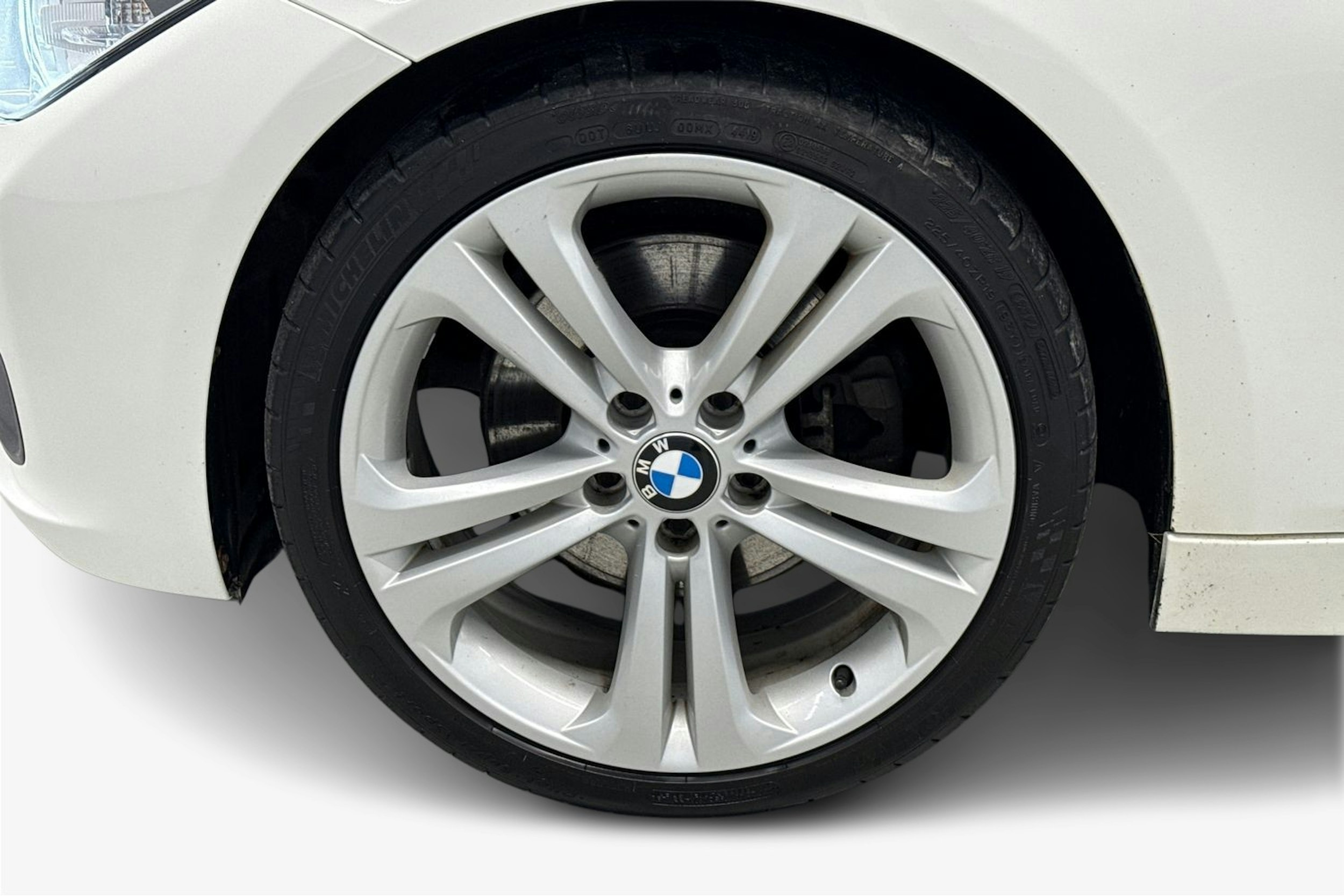 valkoinen BMW 328 2013 kuva 11.