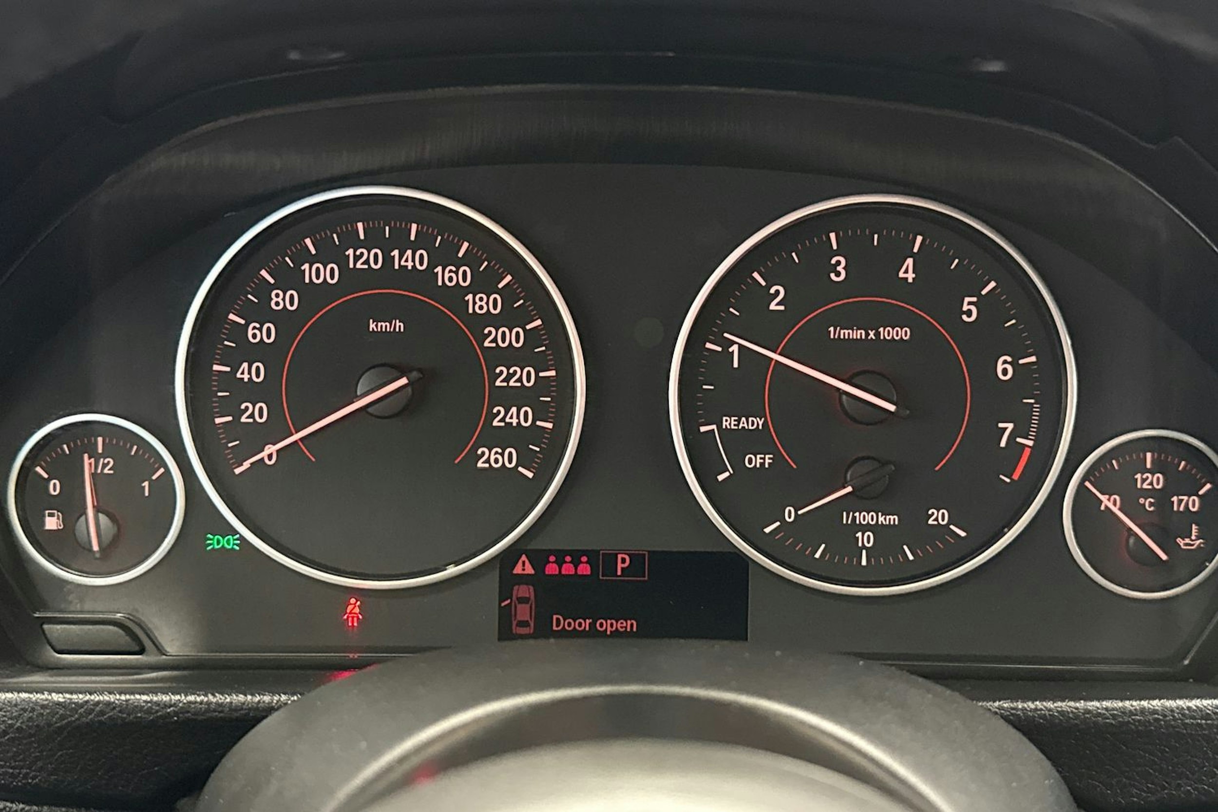 valkoinen BMW 328 2013 kuva 16.