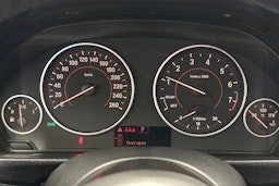 valkoinen BMW 328 2013 kuva 16.