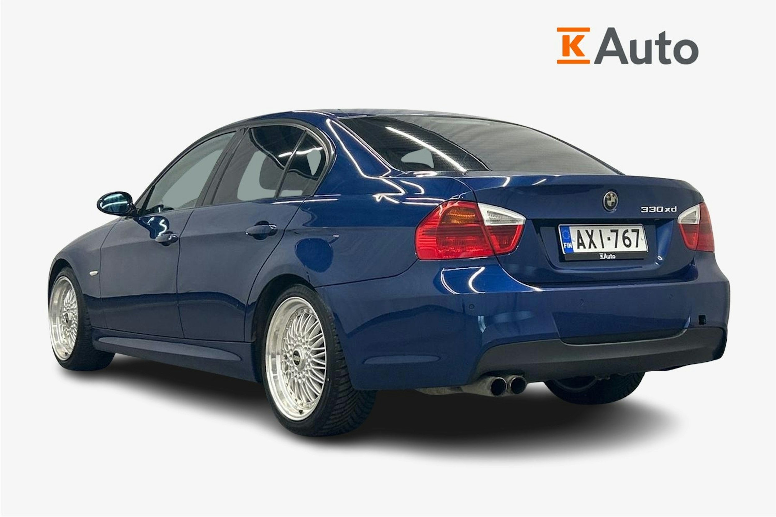sininen BMW 330 2008 kuva 2.