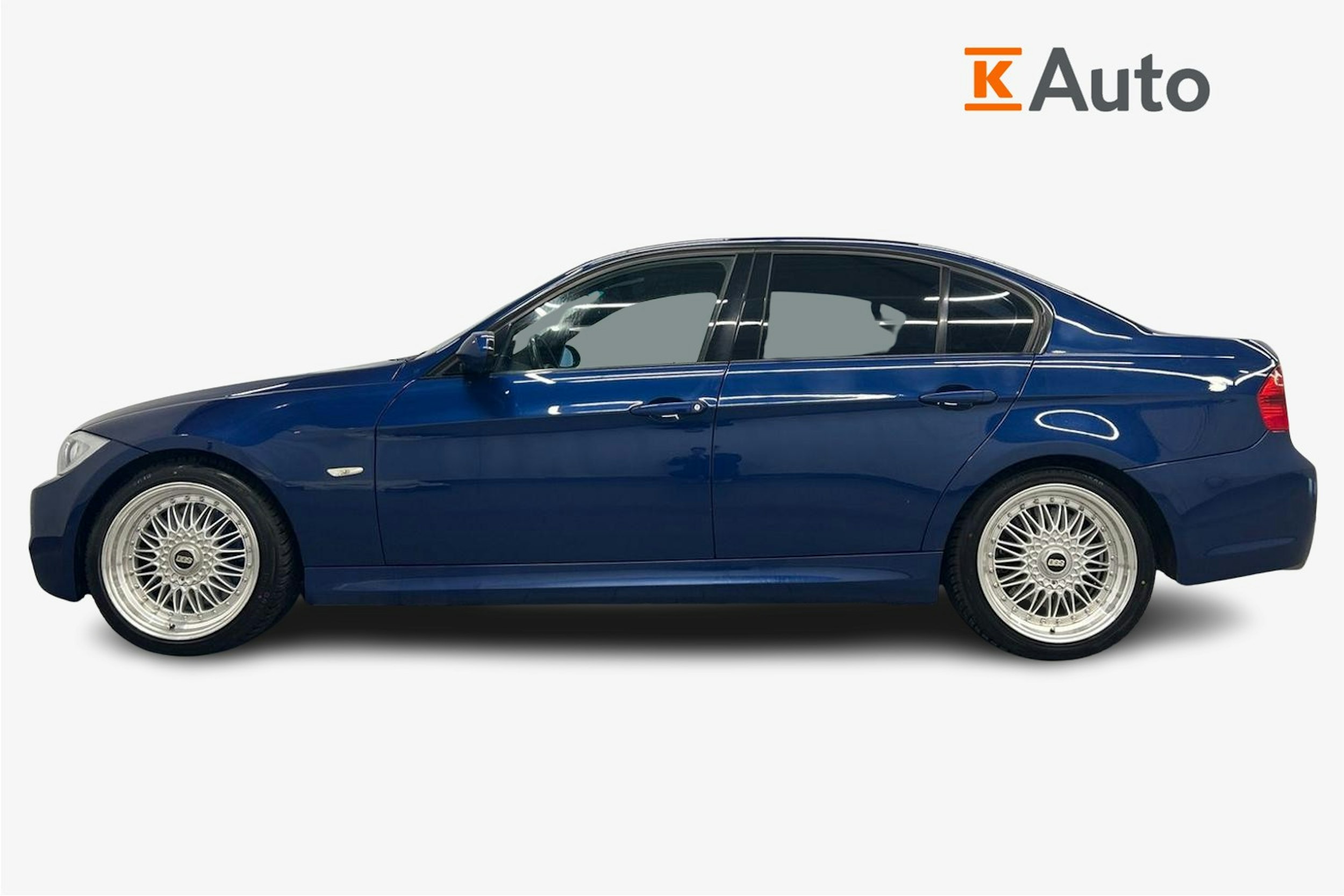 sininen BMW 330 2008 kuva 6.