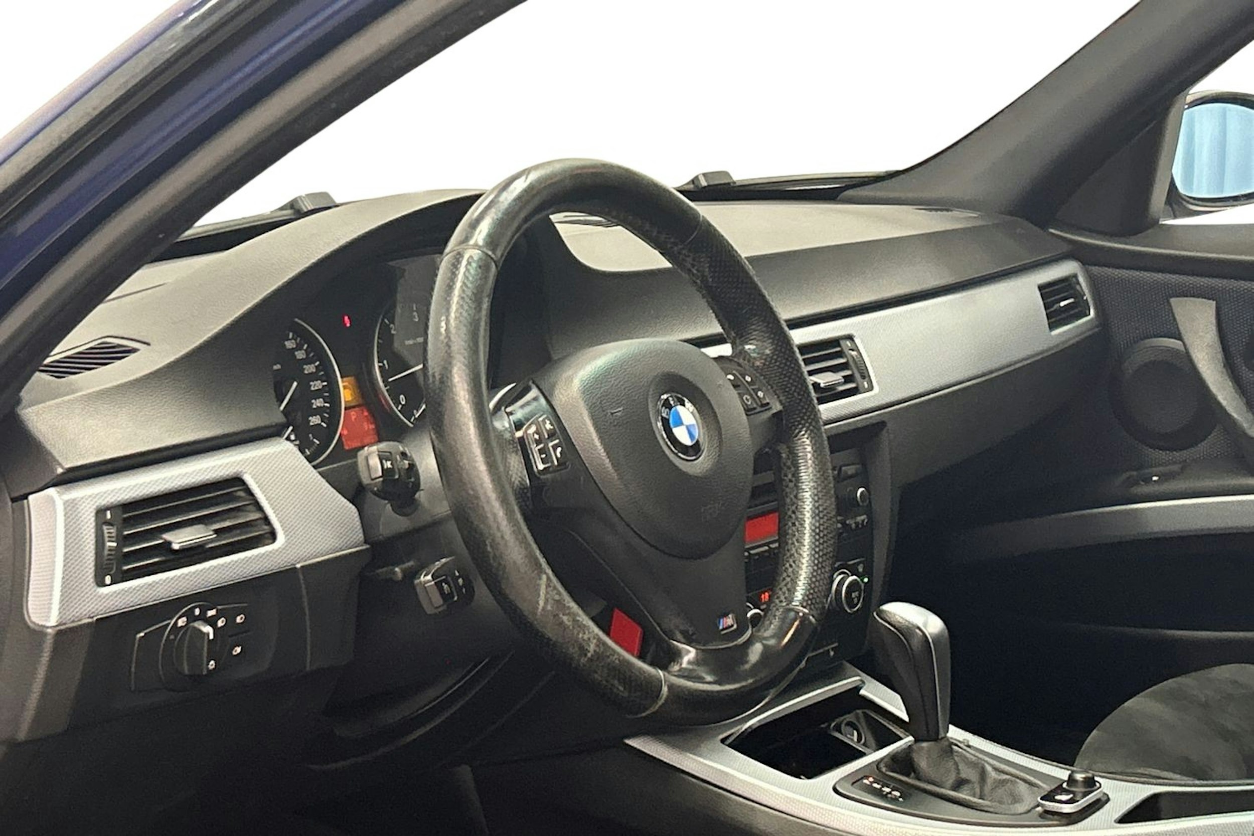 sininen BMW 330 2008 kuva 7.