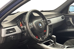 sininen BMW 330 2008 kuva 7.