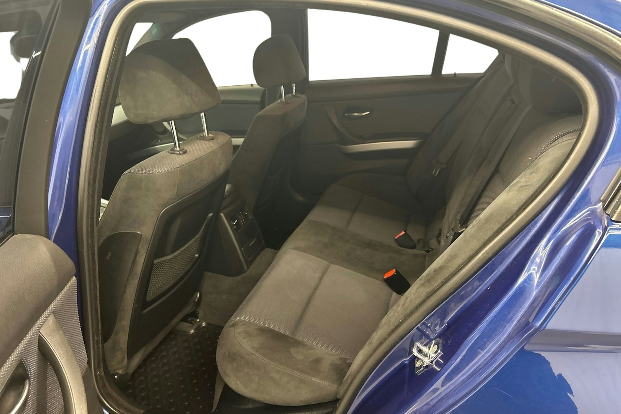 sininen BMW 330 2008 kuva 10.