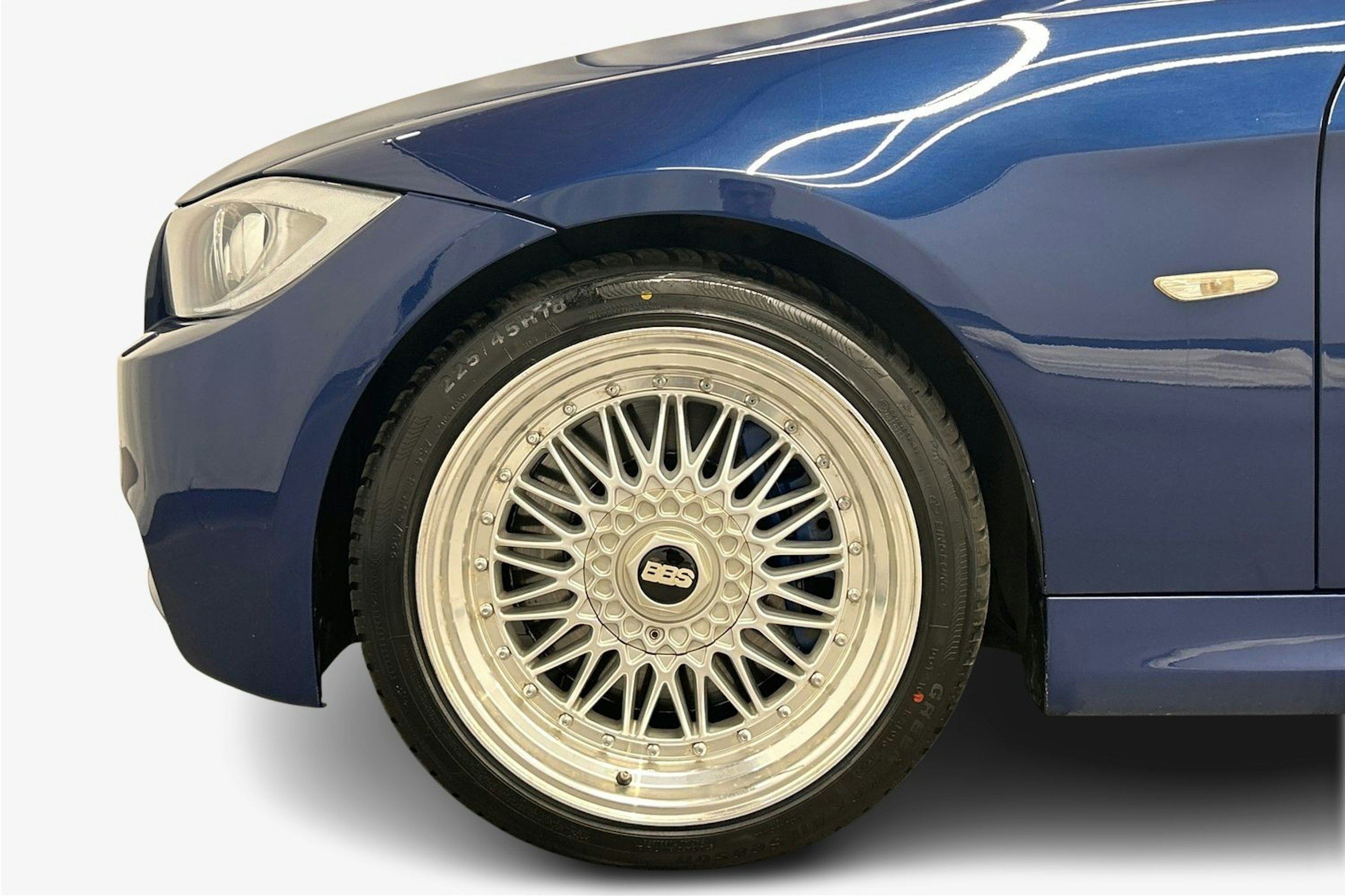 sininen BMW 330 2008 kuva 11.