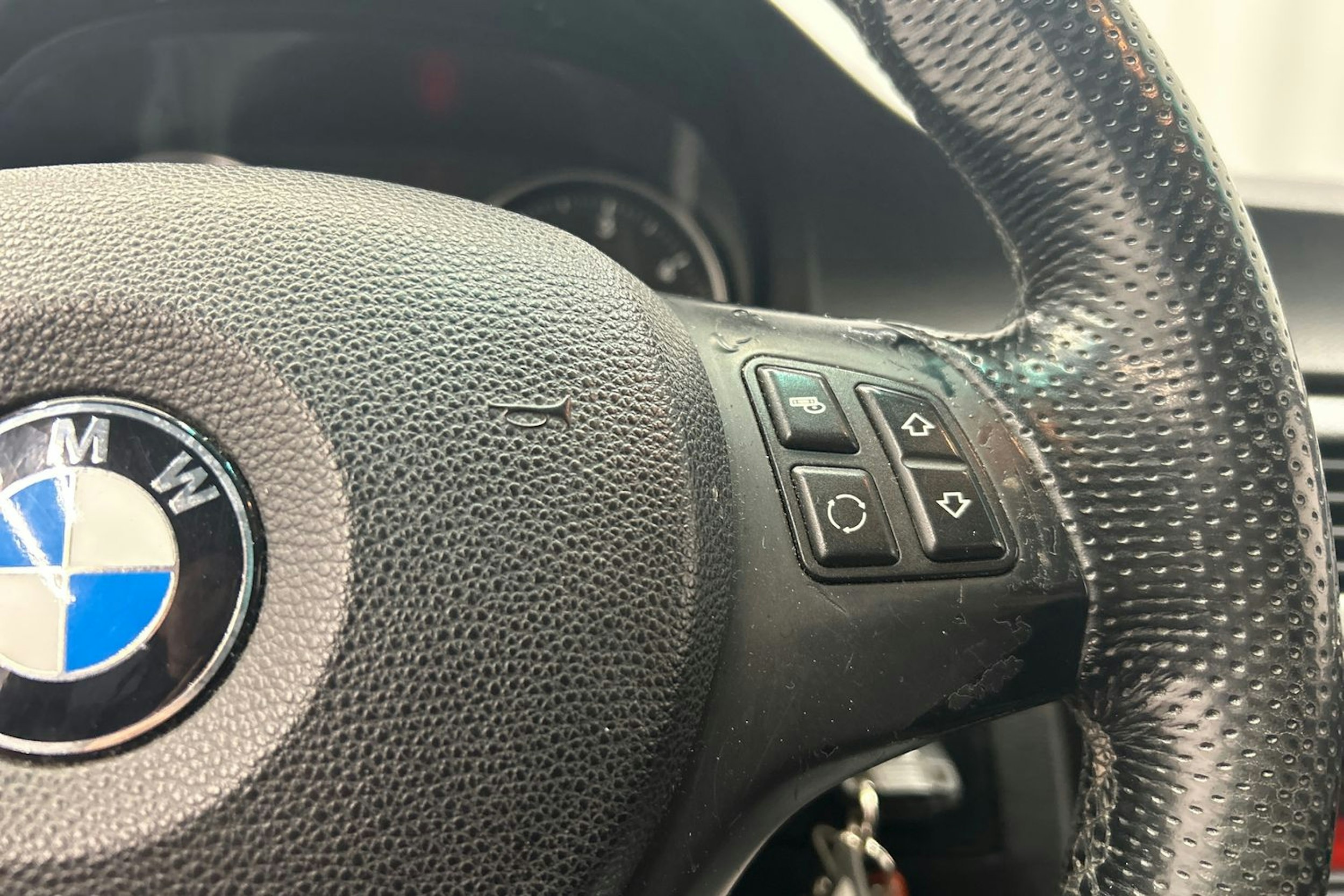 sininen BMW 330 2008 kuva 19.