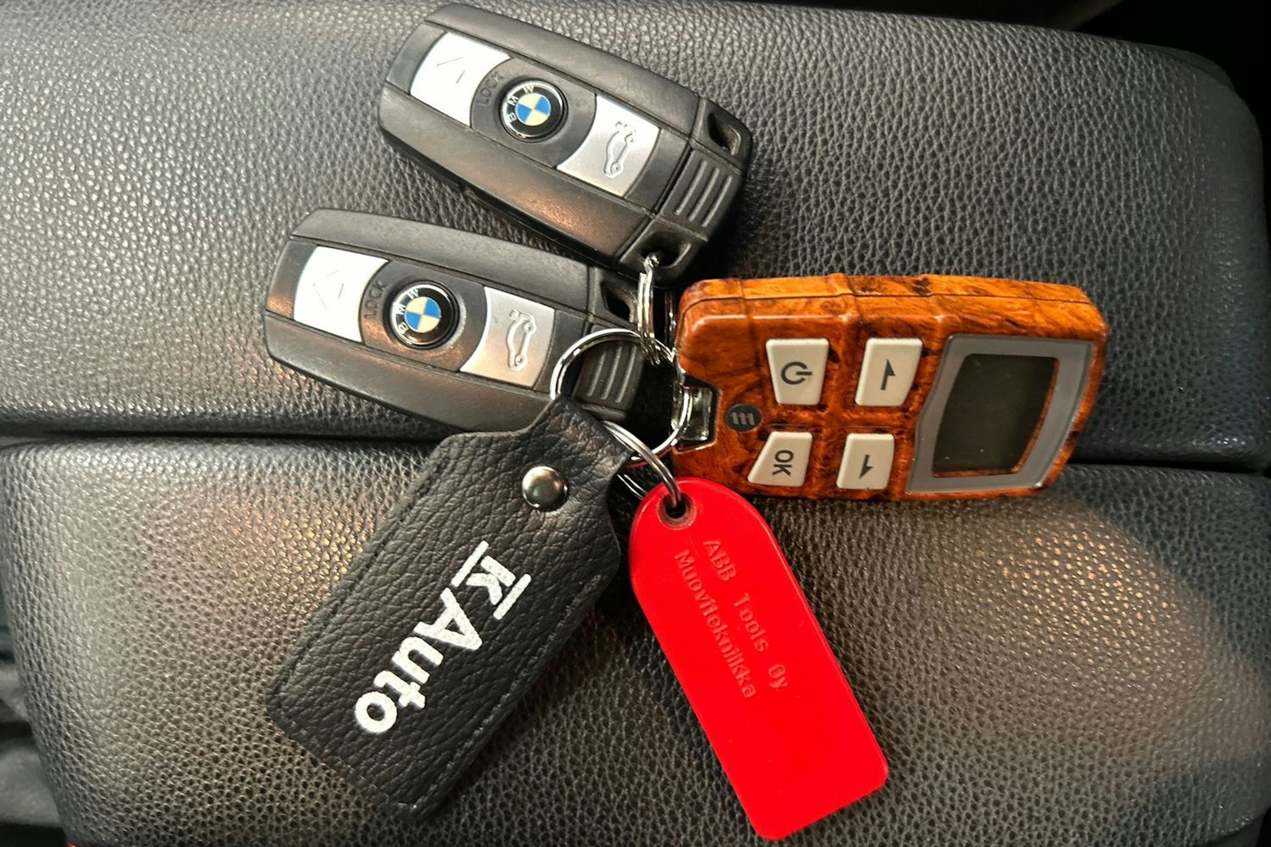 sininen BMW 330 2008 kuva 22.