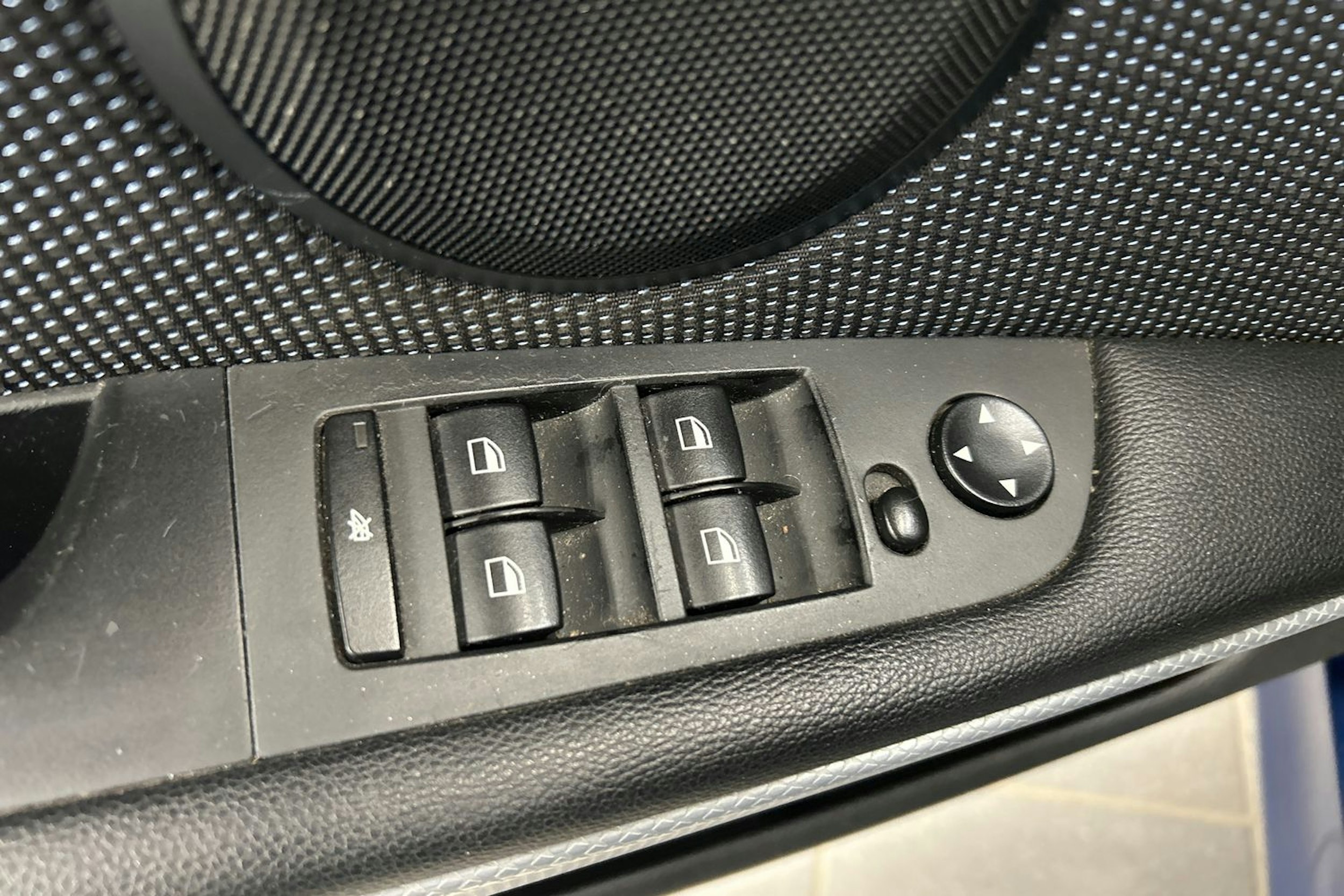 sininen BMW 330 2008 kuva 24.