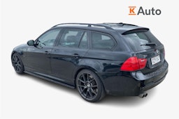 musta BMW 330 2009 kuva 2.