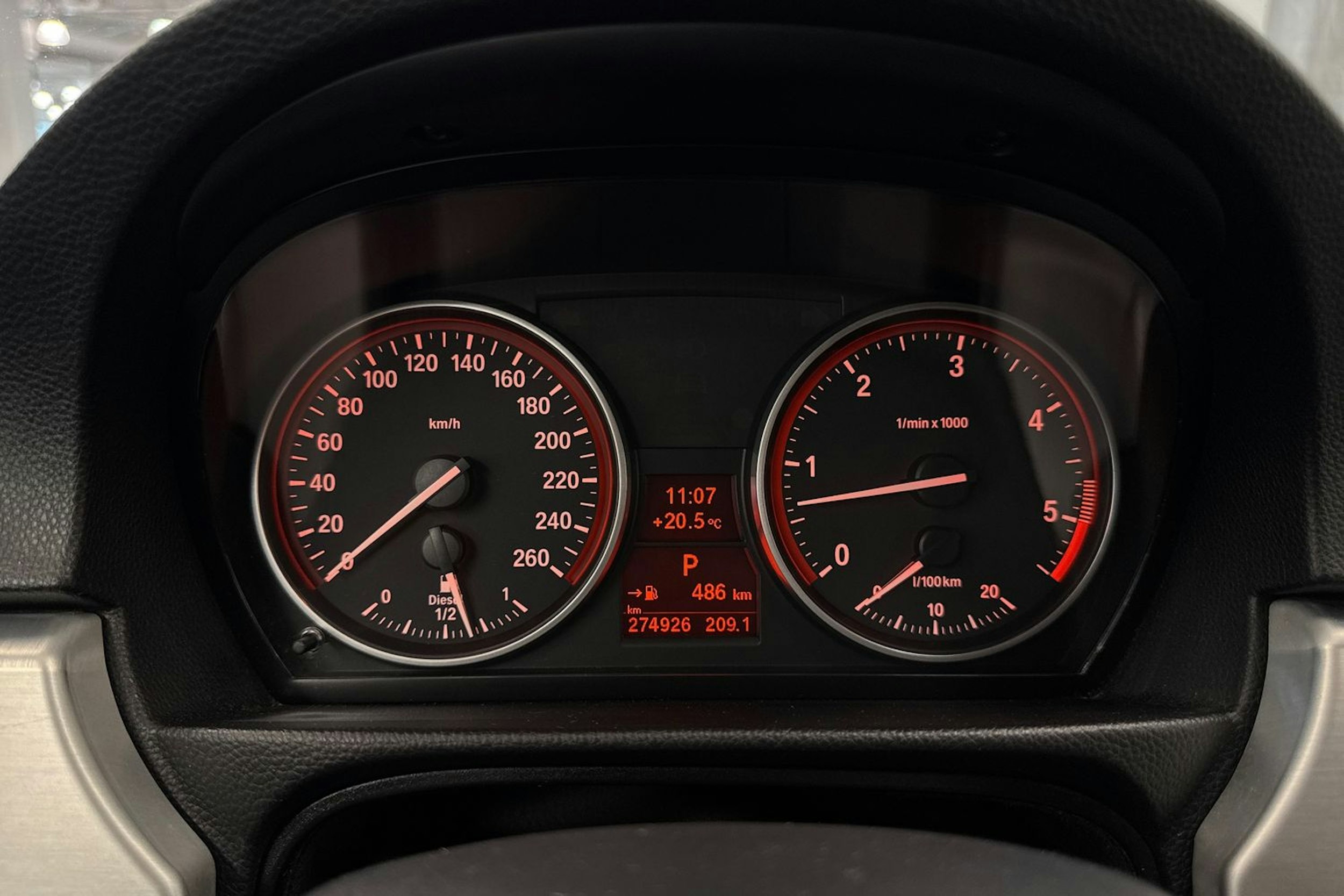 musta BMW 330 2009 kuva 18.