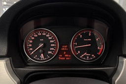 musta BMW 330 2009 kuva 18.