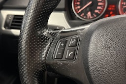 musta BMW 330 2009 kuva 19.