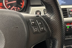 musta BMW 330 2009 kuva 20.