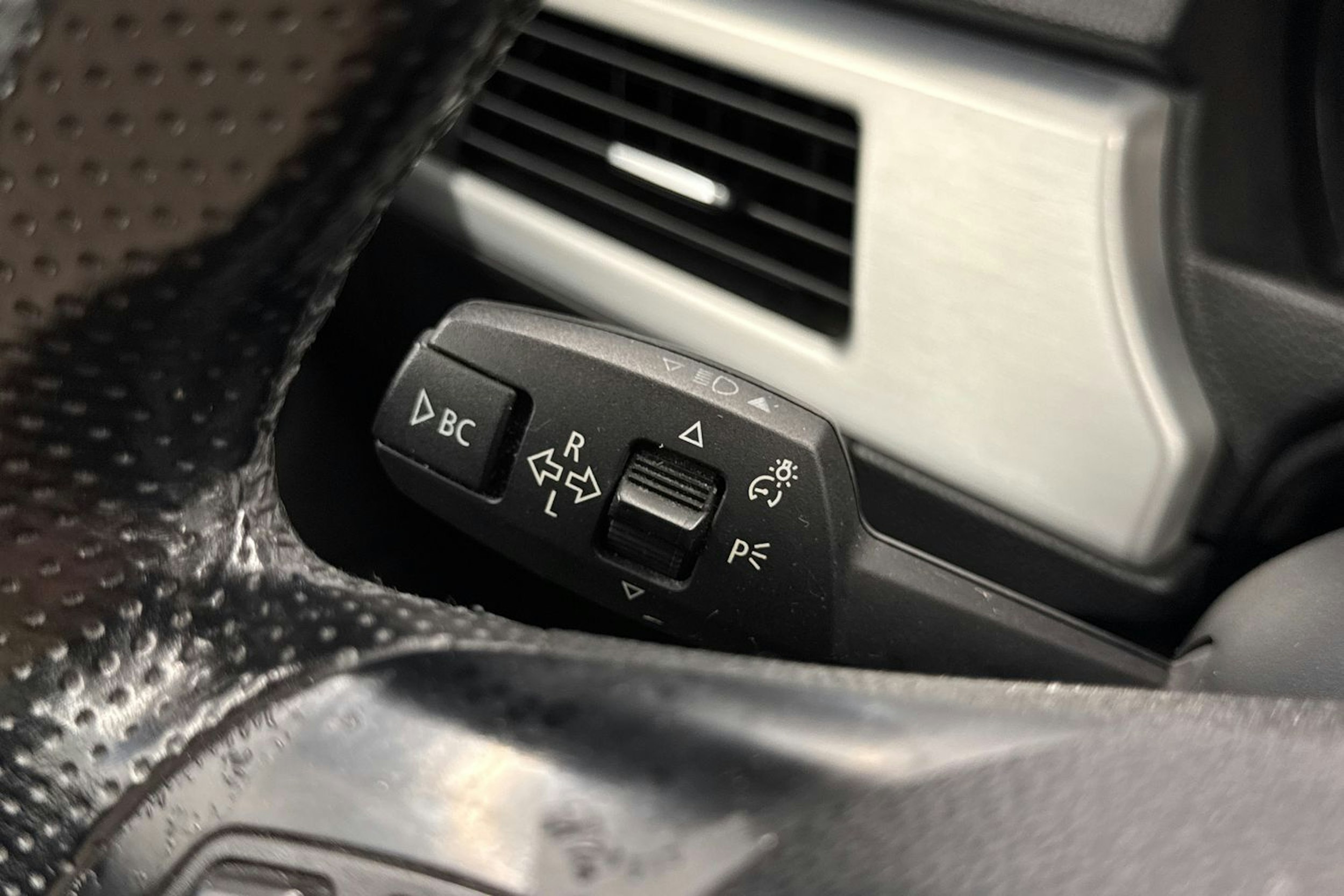musta BMW 330 2009 kuva 23.