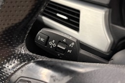 musta BMW 330 2009 kuva 23.