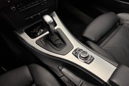 musta BMW 330 2009 kuva 25.