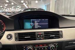 musta BMW 330 2009 kuva 27.