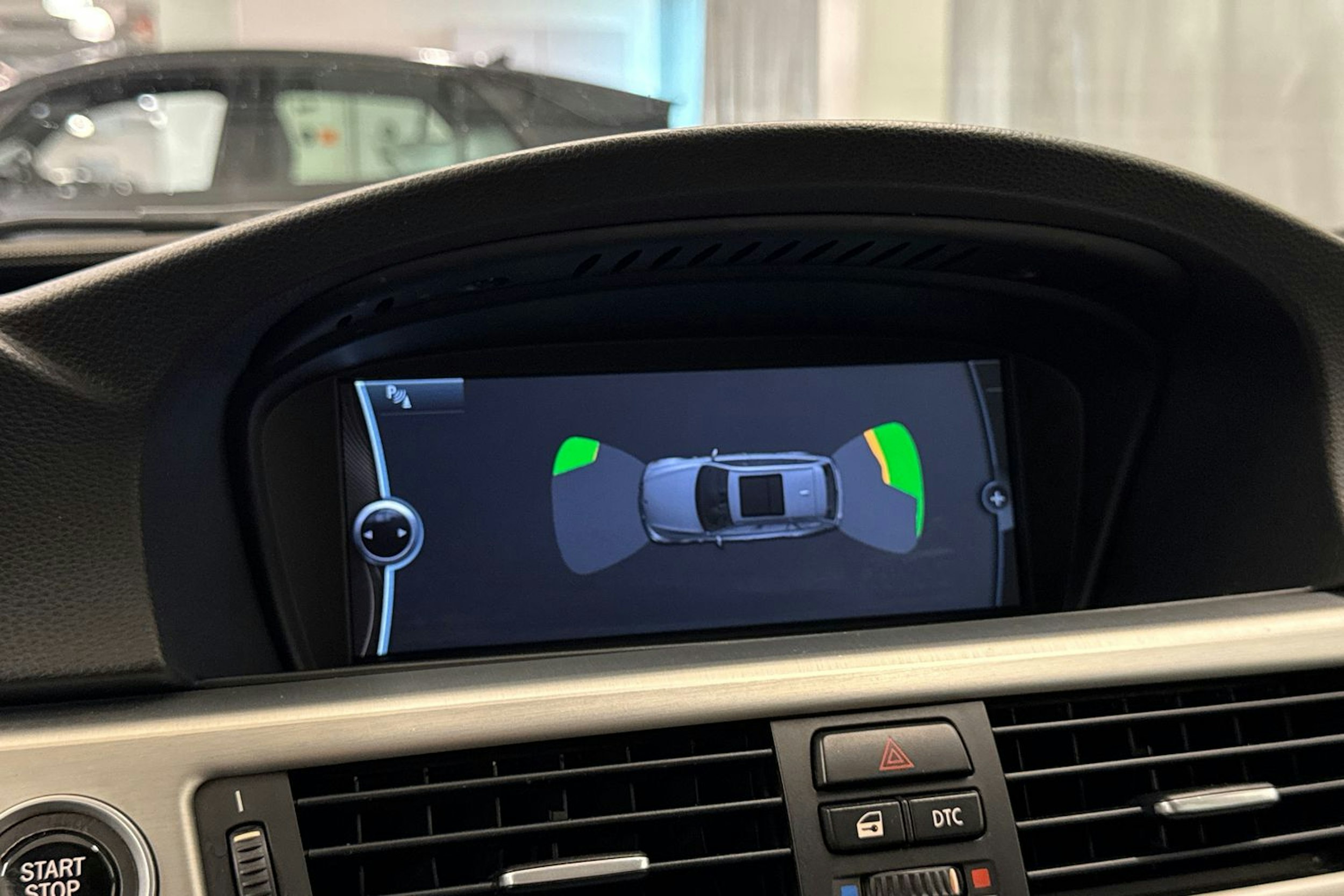 musta BMW 330 2009 kuva 33.