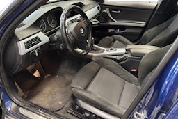 Sininen BMW 330 2010 kuva 3.