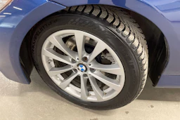 Sininen BMW 330 2010 kuva 10.