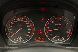 Sininen BMW 330 2010 kuva 12.