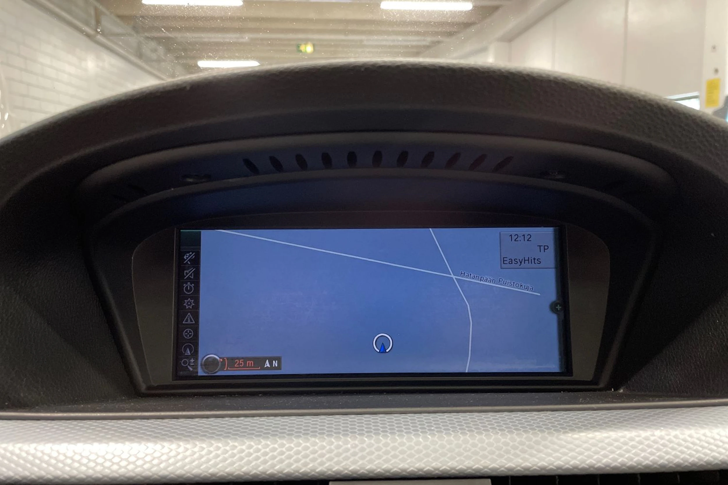 Sininen BMW 330 2010 kuva 13.