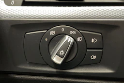 Sininen BMW 330 2010 kuva 18.